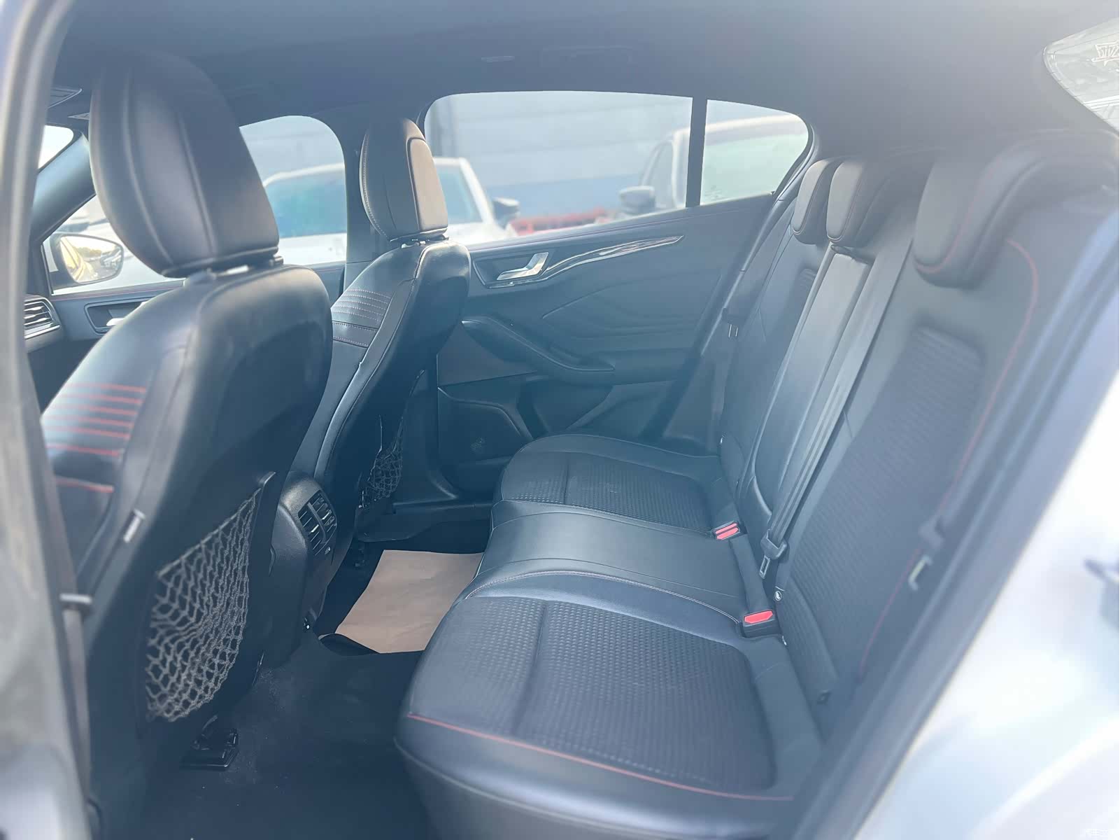 Ford Focus, 2022 6