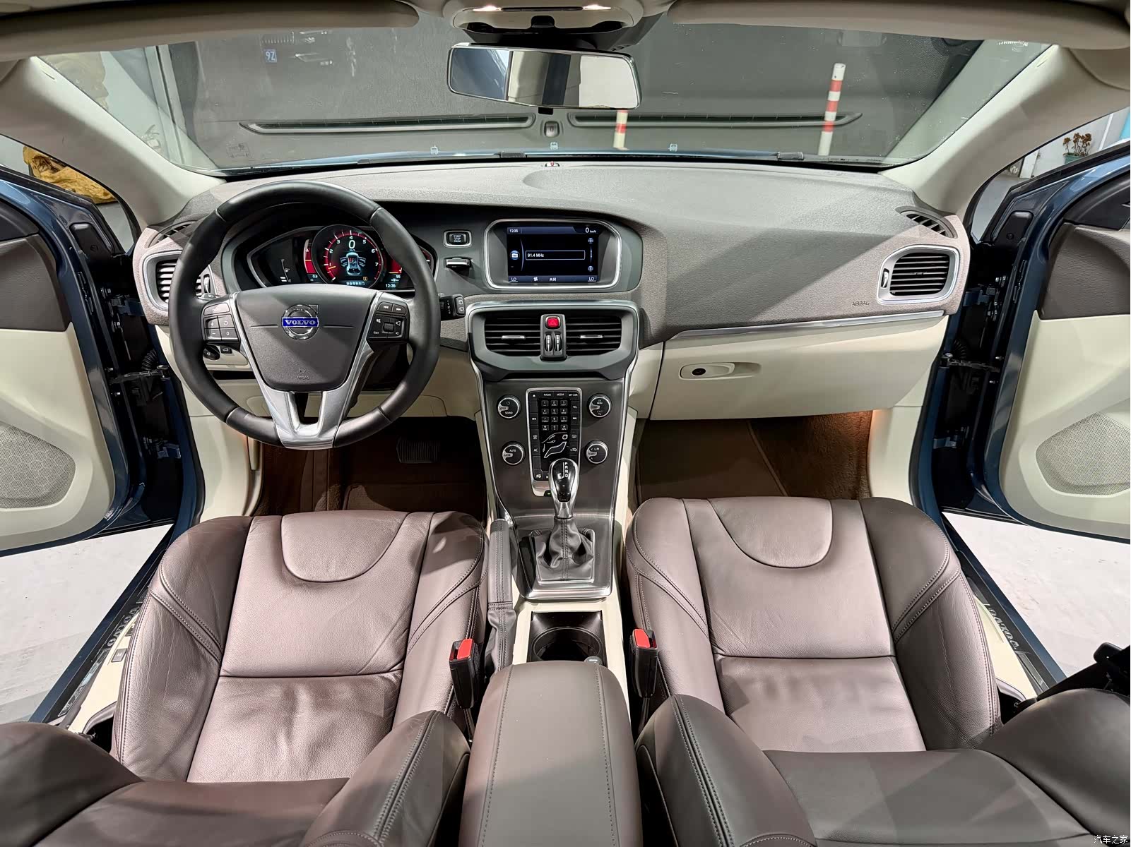Volvo V40, 2014 17