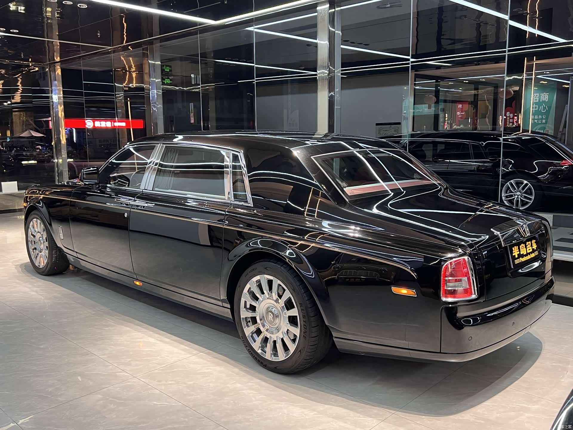 Rolls-Royce Phantom, 2013 3