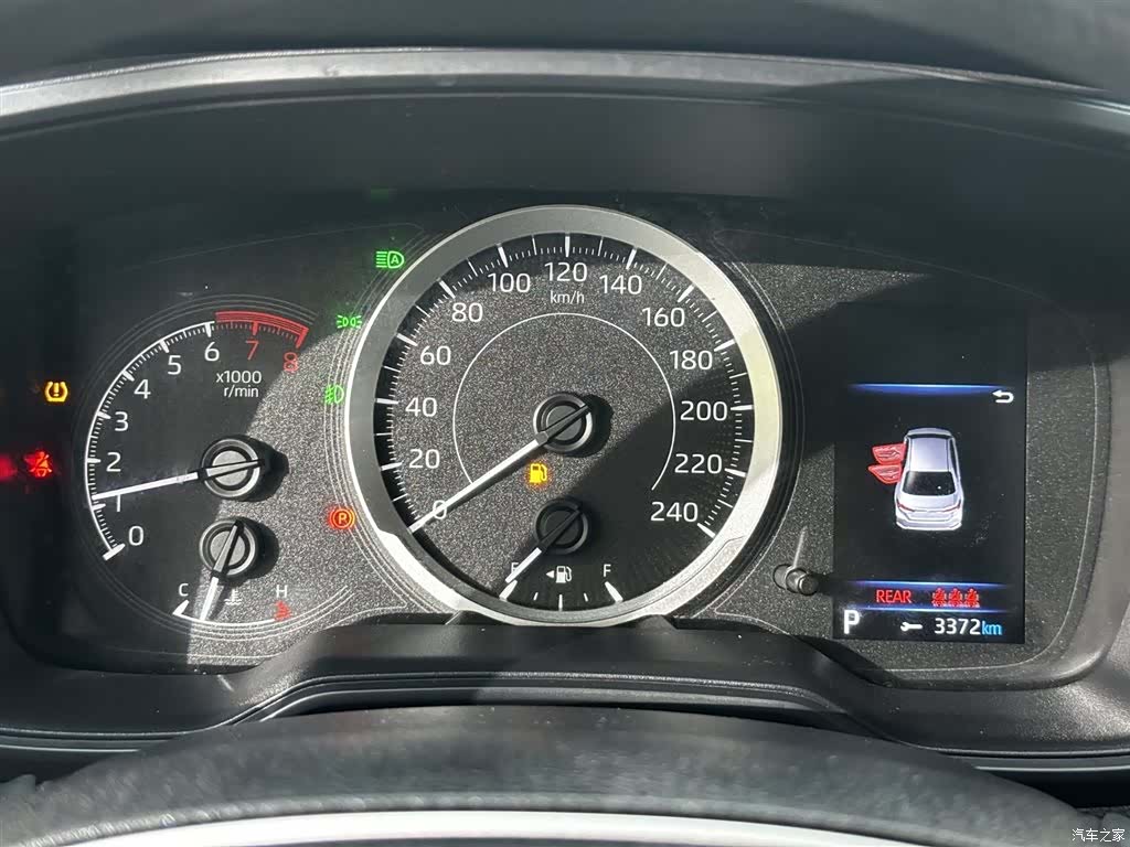 Toyota Corolla, 2023 все фото