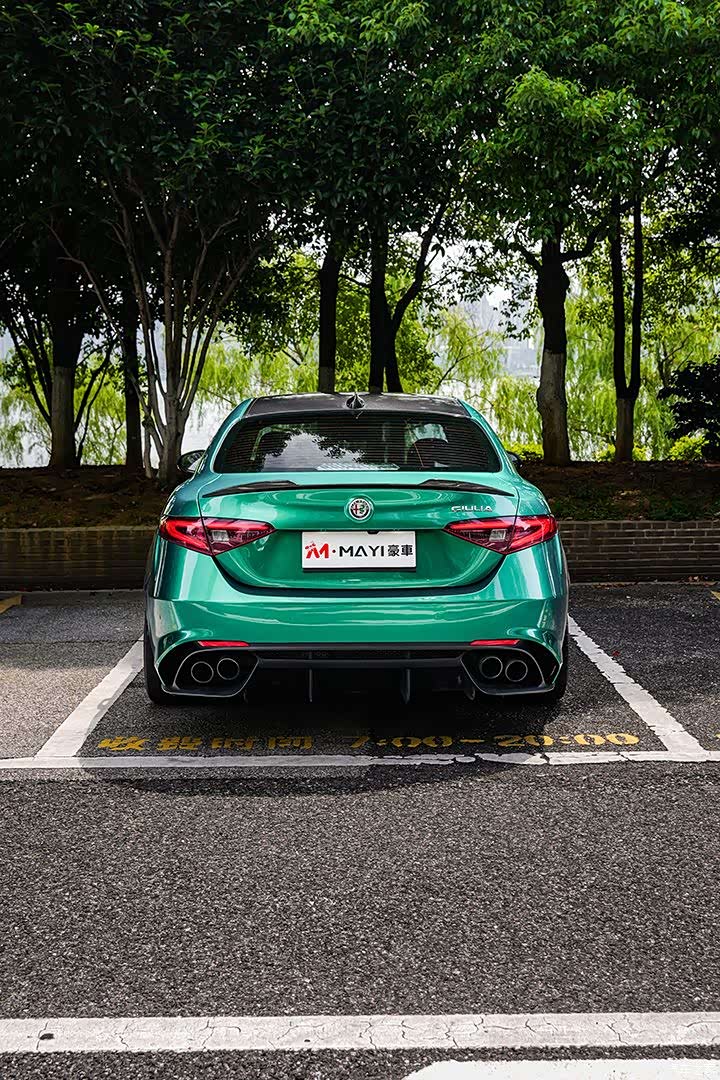 Alfa Romeo Giulia, 2022 3