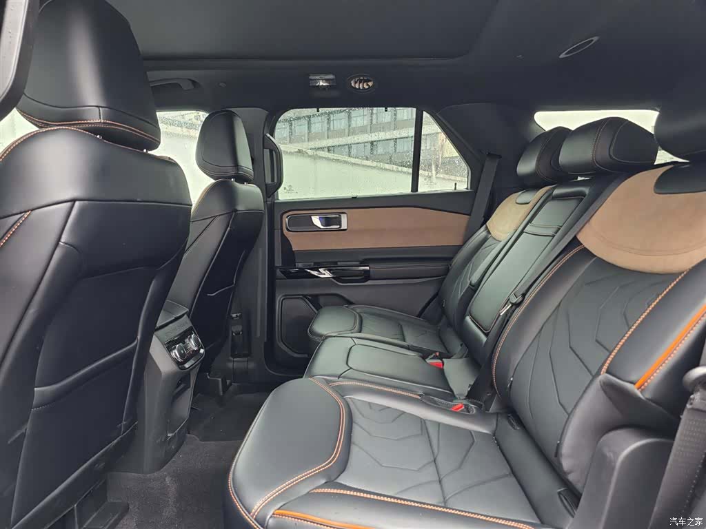 Ford Explorer, 2025 9