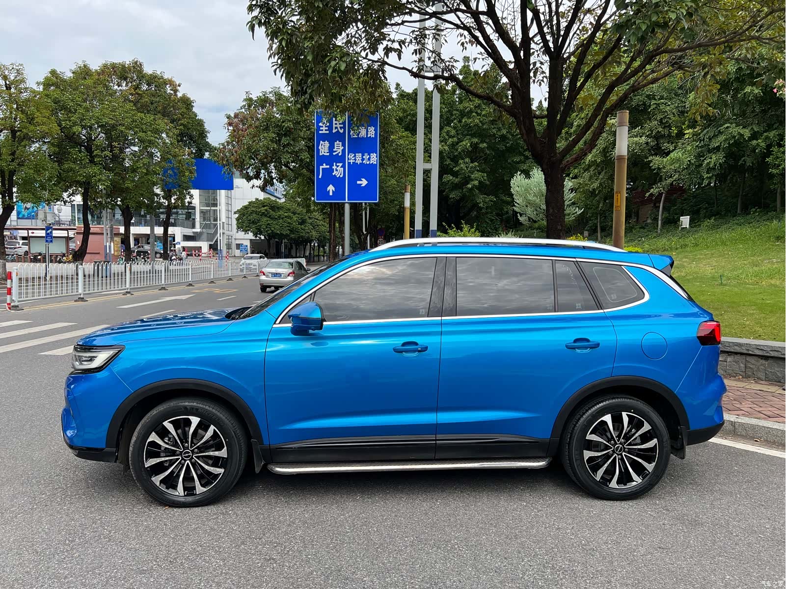 Roewe RX5, 2022 4