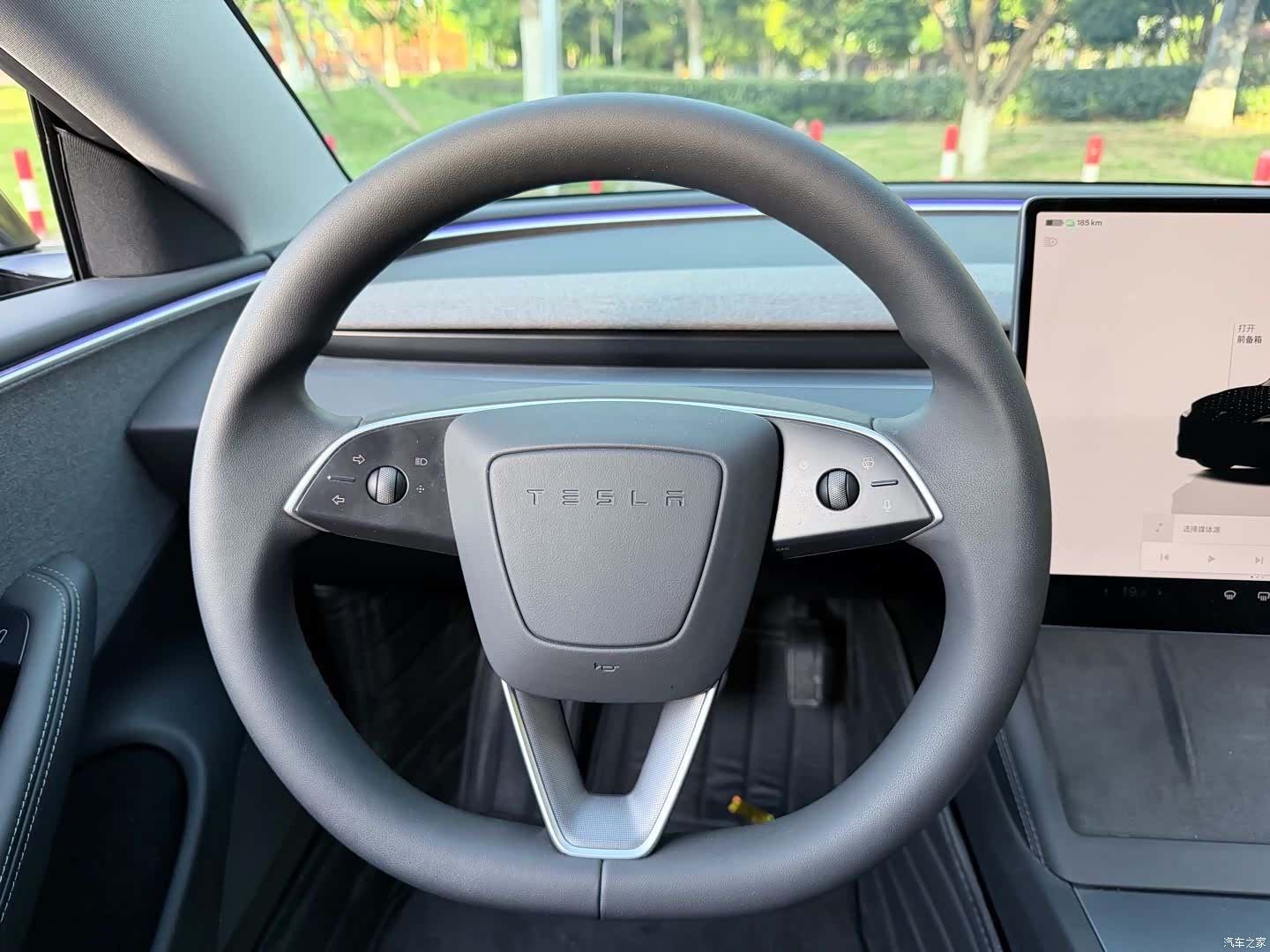 Tesla Model 3, 2025 7