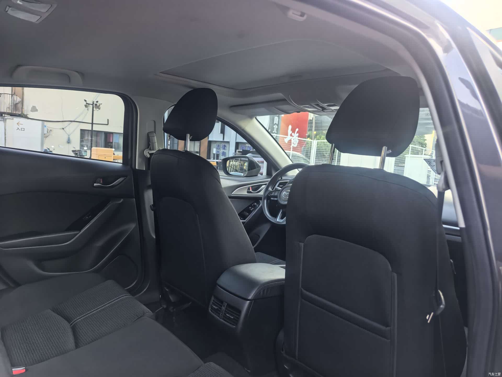 Mazda Mazda3, 2018 12