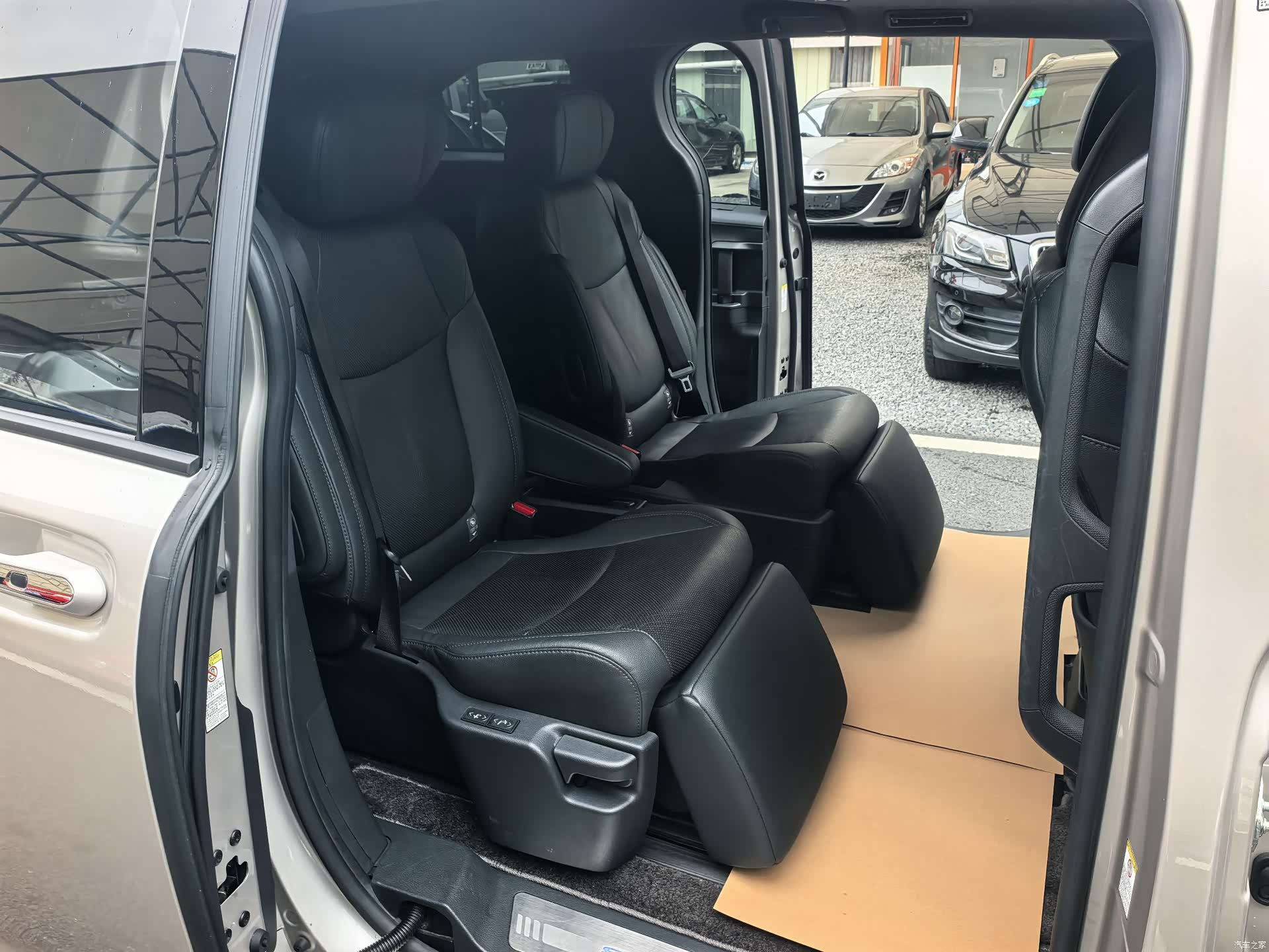 Toyota Sienna, 2023 13
