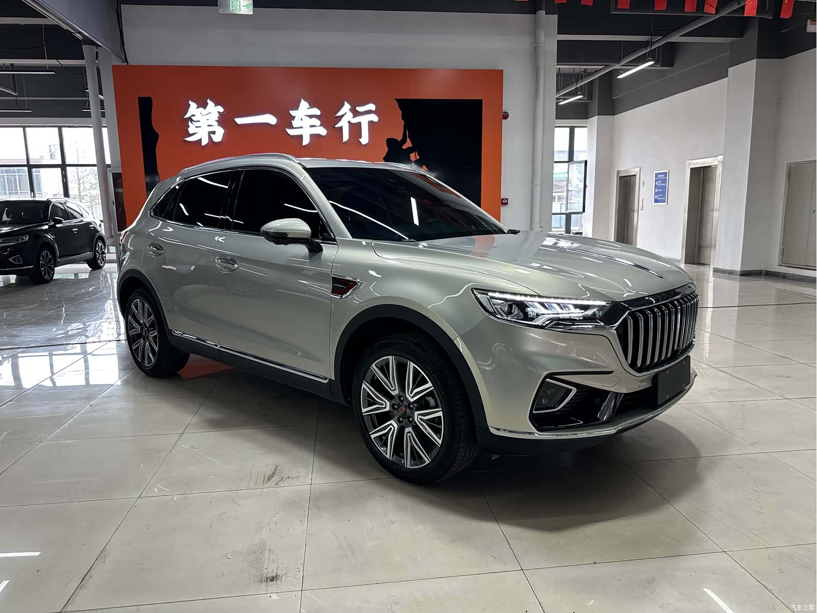Hongqi HS5, 2022 2