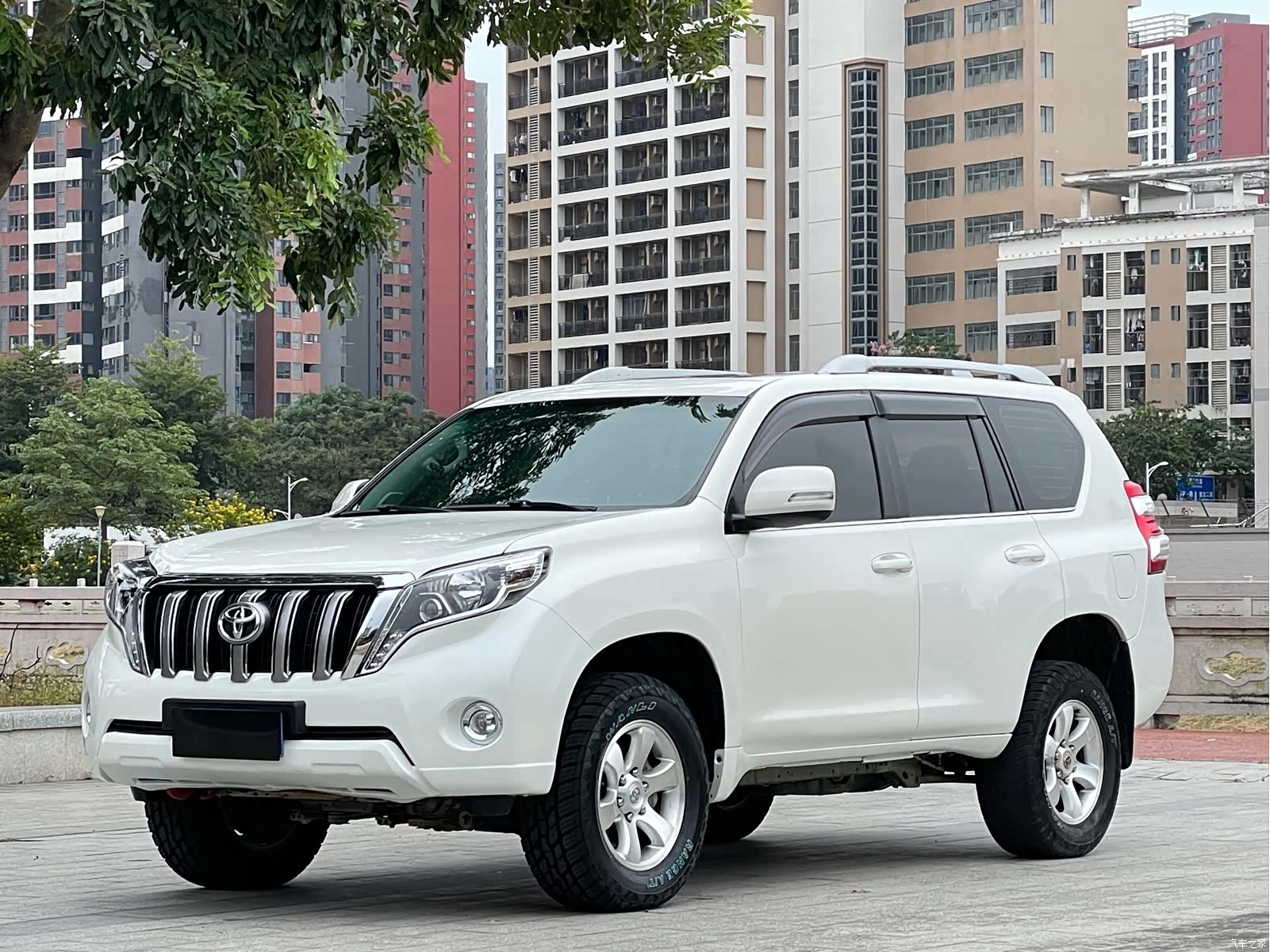 Toyota Prado, 2010 1