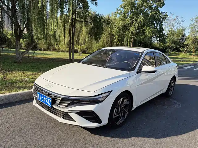 Hyundai Elantra 2023 — купить из Китая под заказ