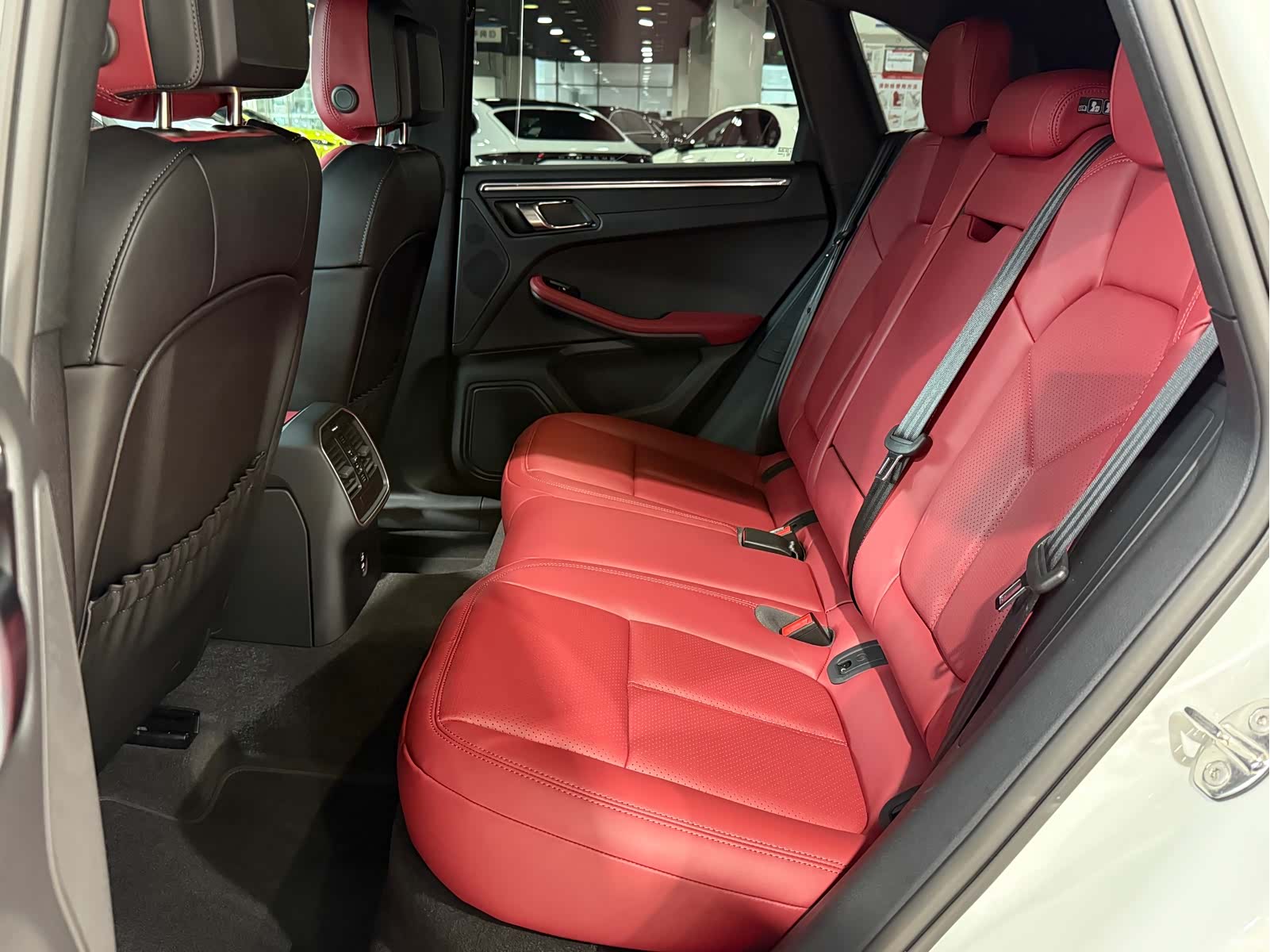Porsche Macan, 2026 6