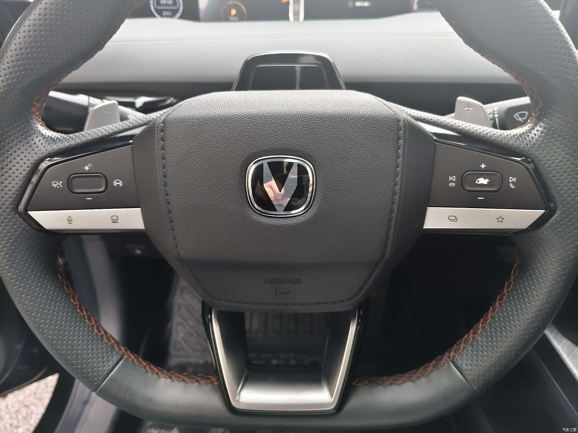 Changan UNI-V, 2022 10