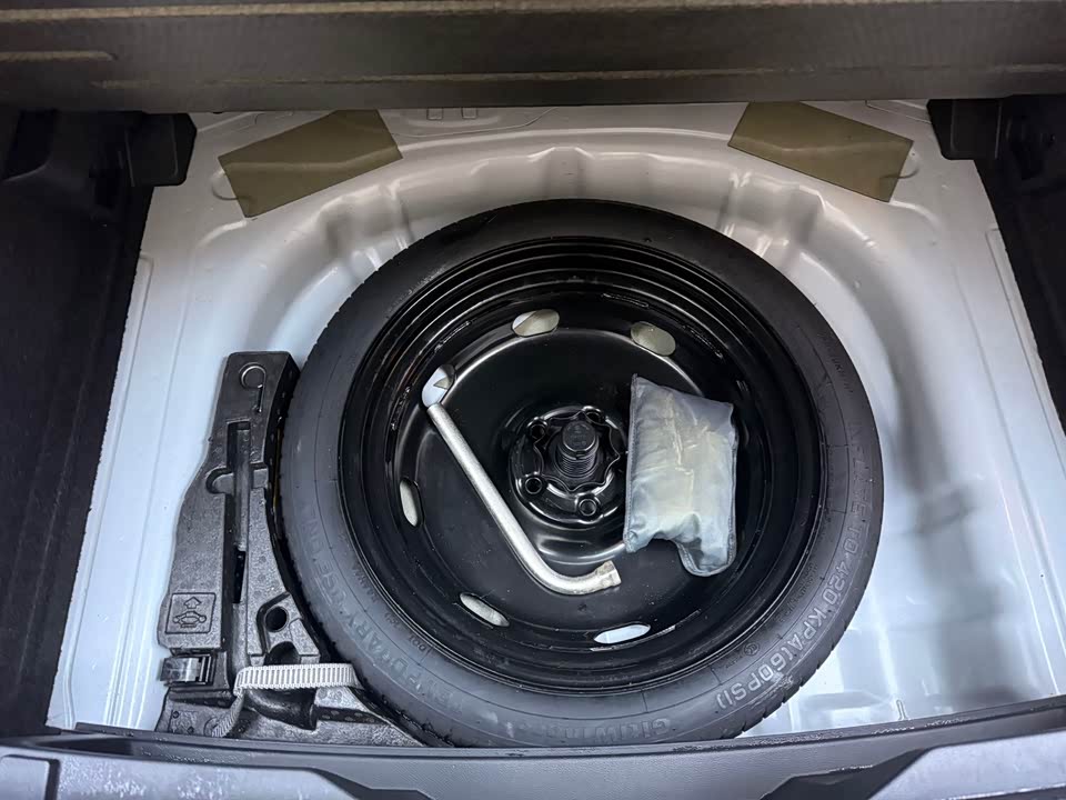 Volkswagen T-ROC exploring Songs