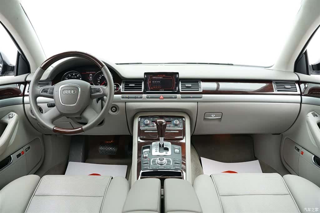 Audi A8L, 2010 14