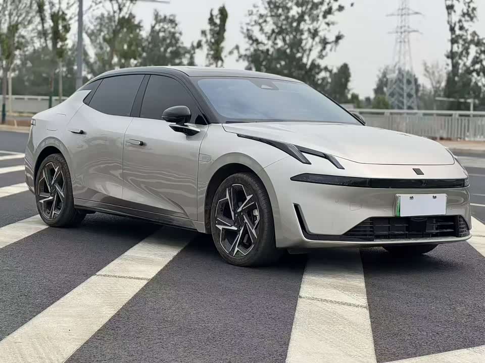 Lynk & Co 07 EM-P