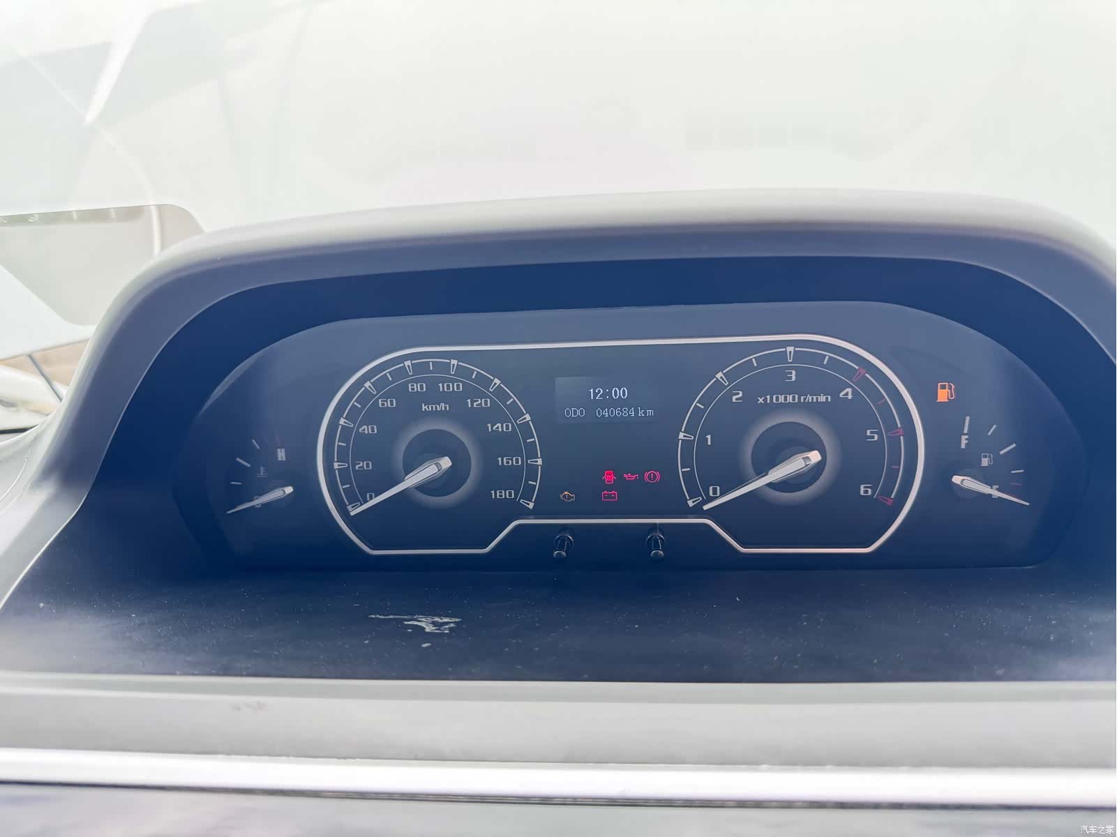 Maxus V80, 2020 13