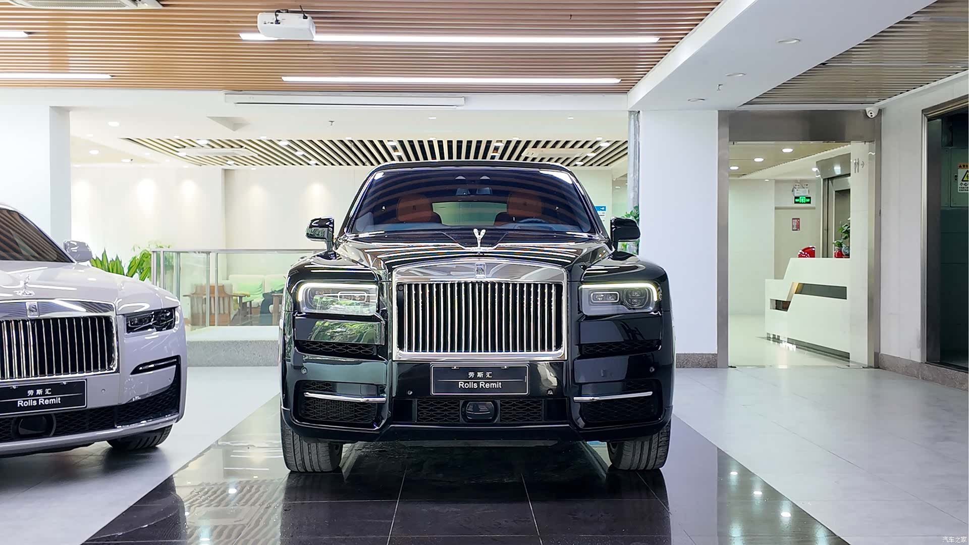 Rolls-Royce Cullinan, 2022 2