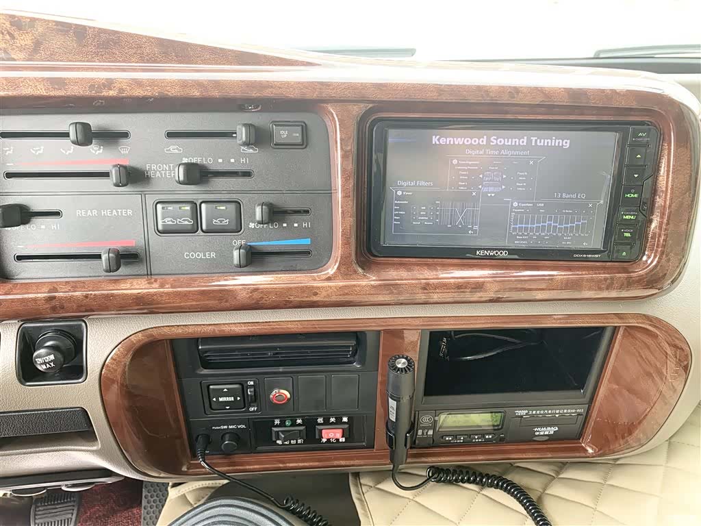 Toyota Coaster, 2017 16
