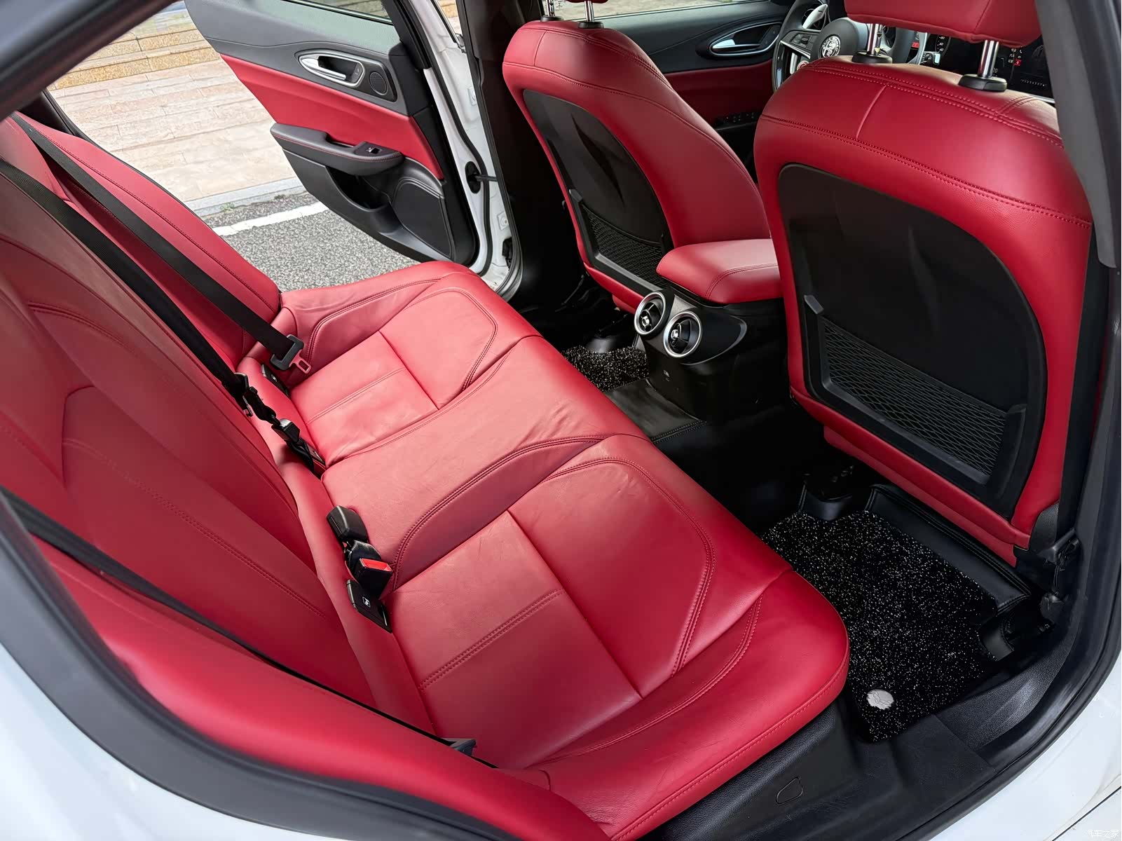 Alfa Romeo Giulia, 2018 13