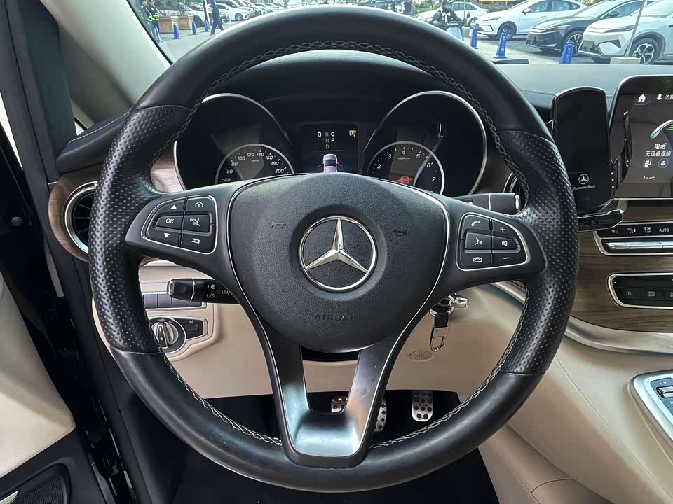 Mercedes-Benz V-class