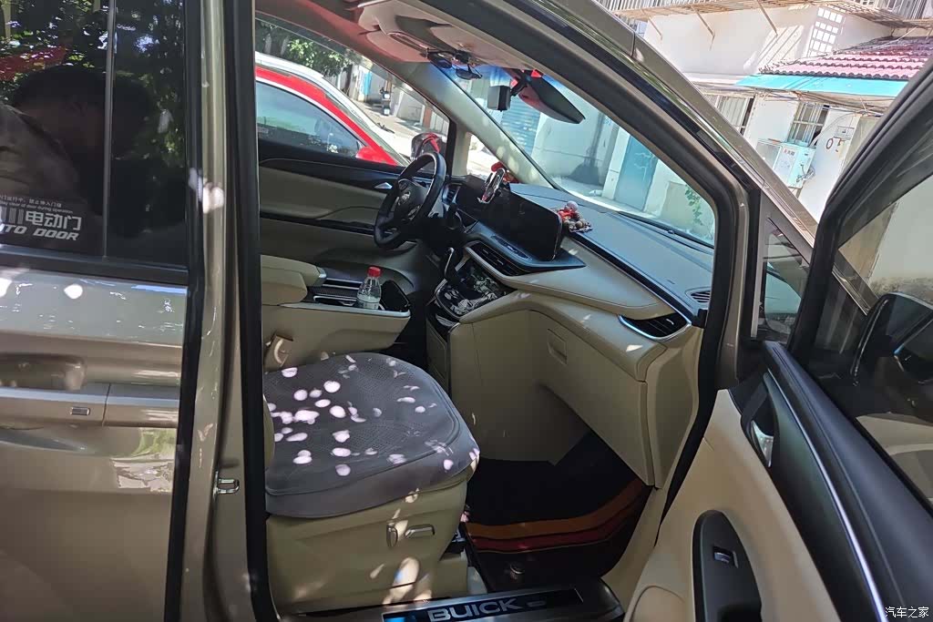 Buick GL8, 2024 8