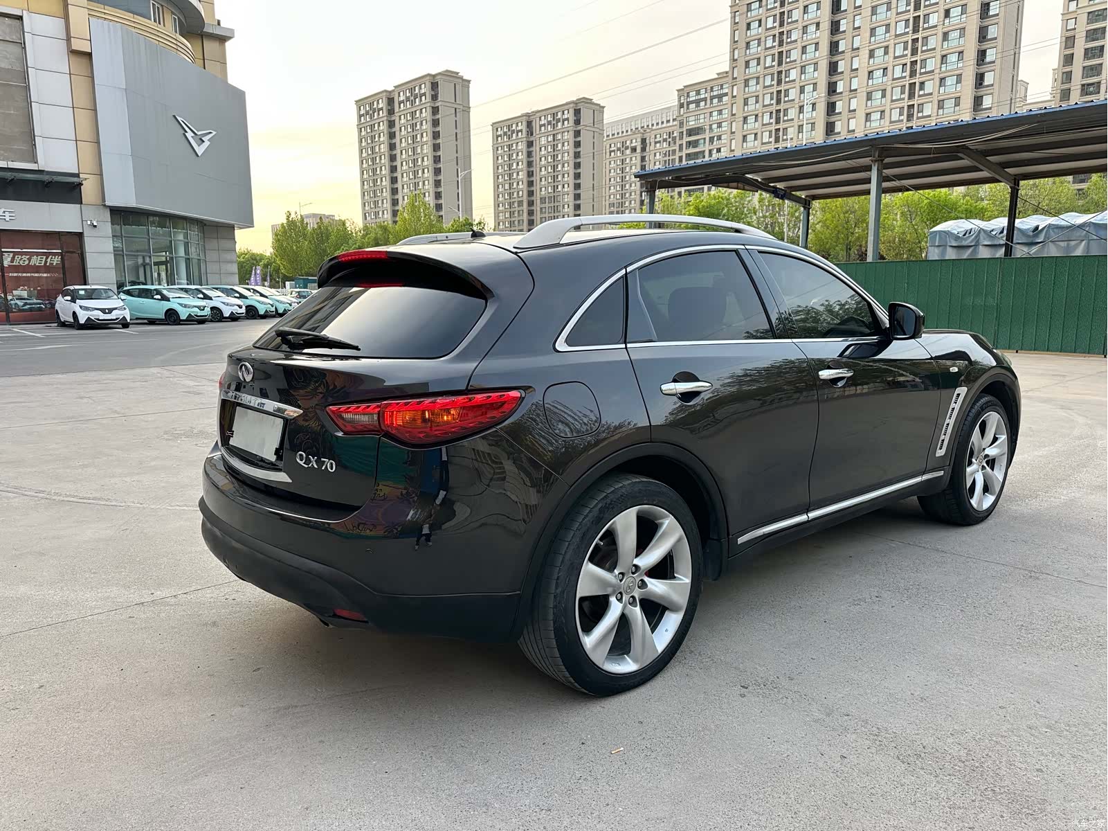Infiniti FX35, 2011 6