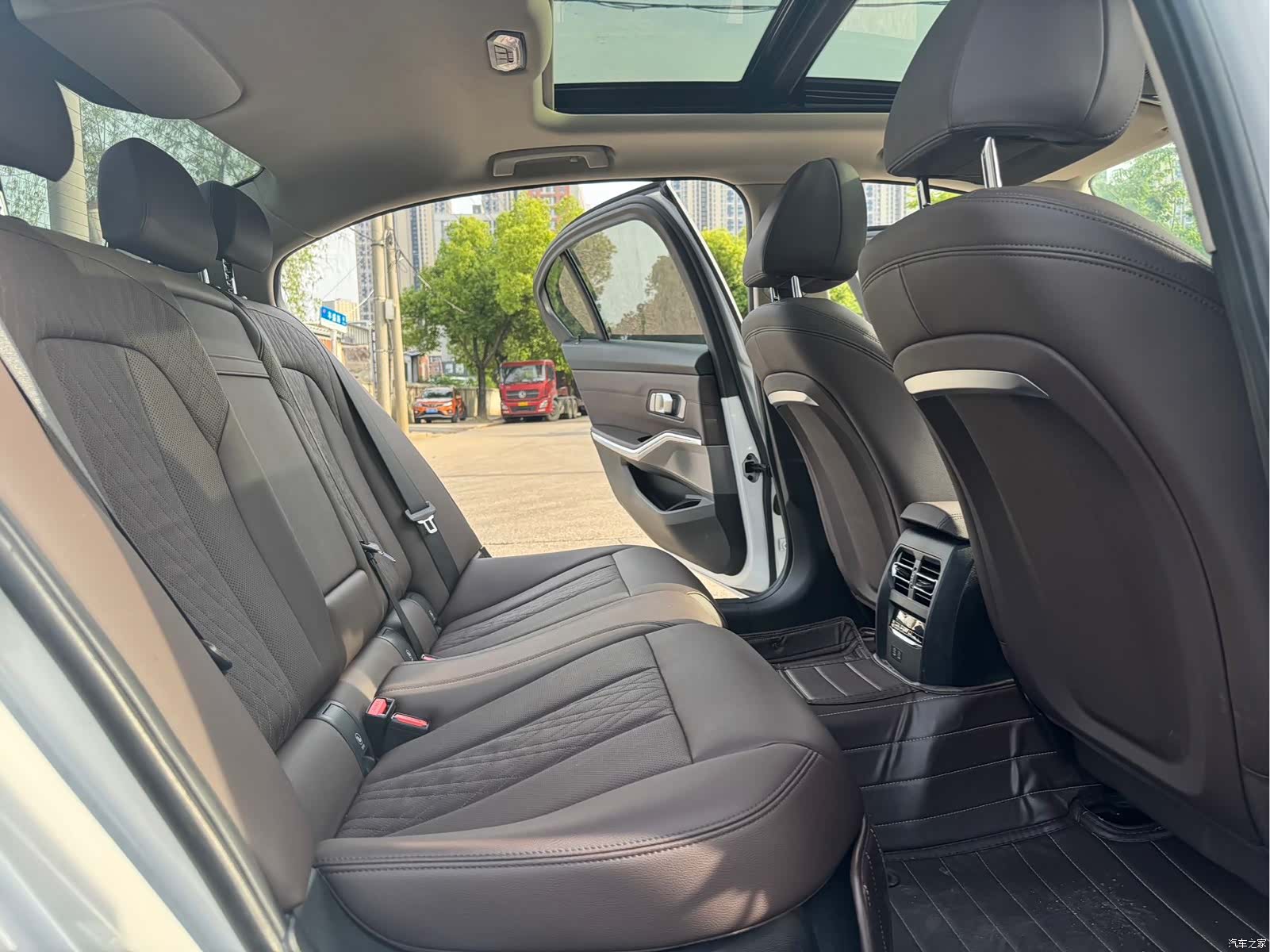 BMW i3, 2024 13