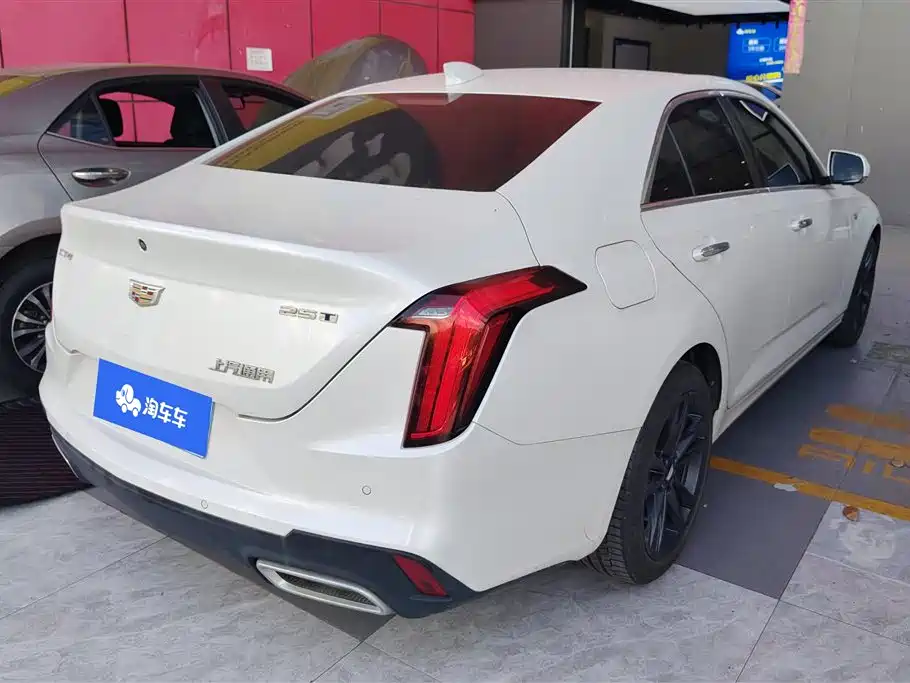 Cadillac CT4