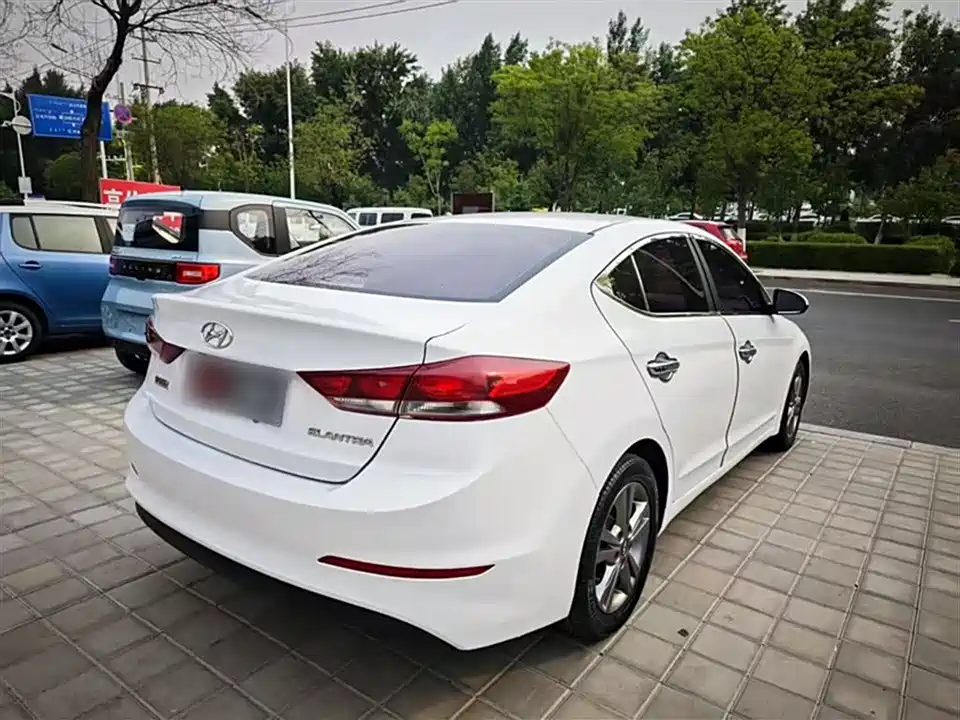 Hyundai Lead