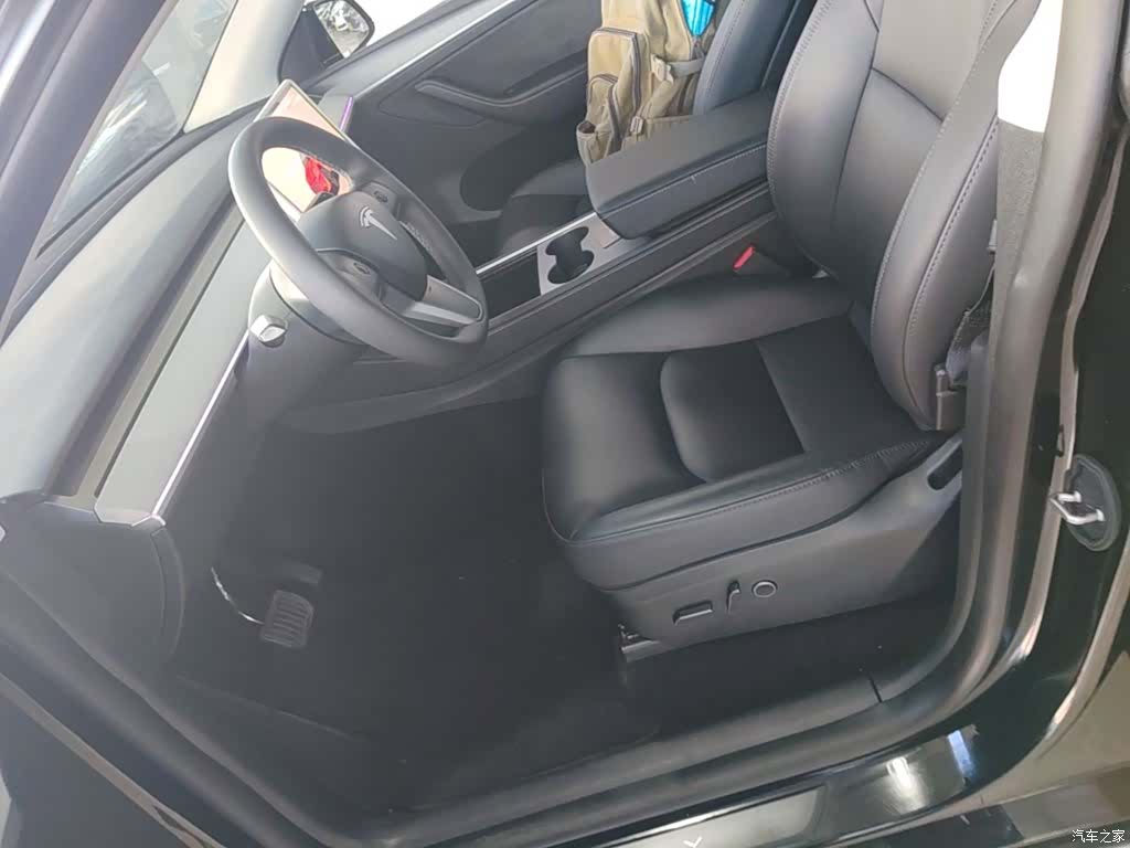 Tesla Model Y, 2024 15