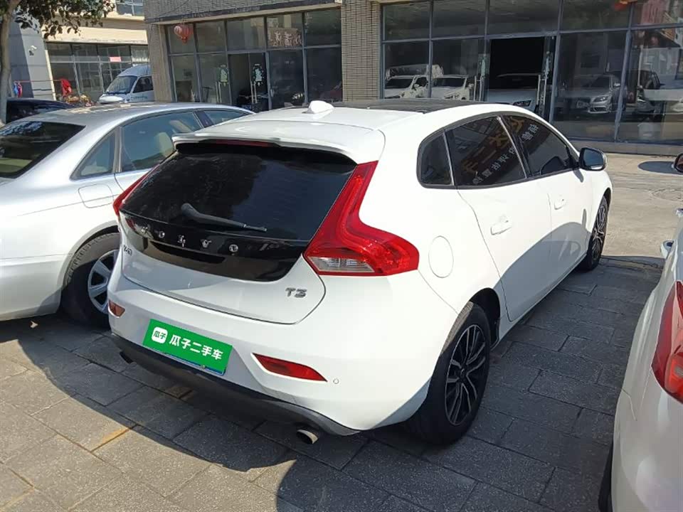 Volvo V40