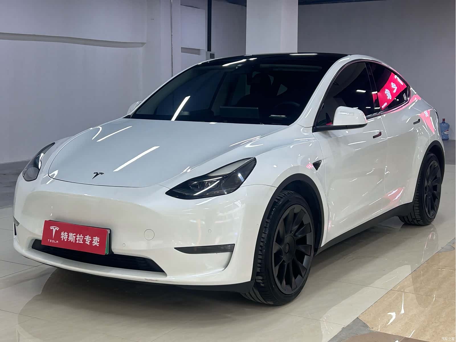 Tesla Model Y, 2021 1