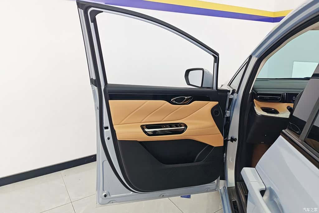 Trumpchi E8, 2024 7