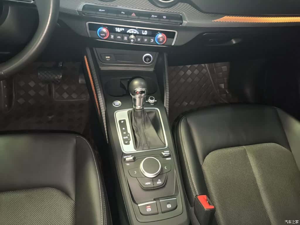 Audi Q2L, 2021 14