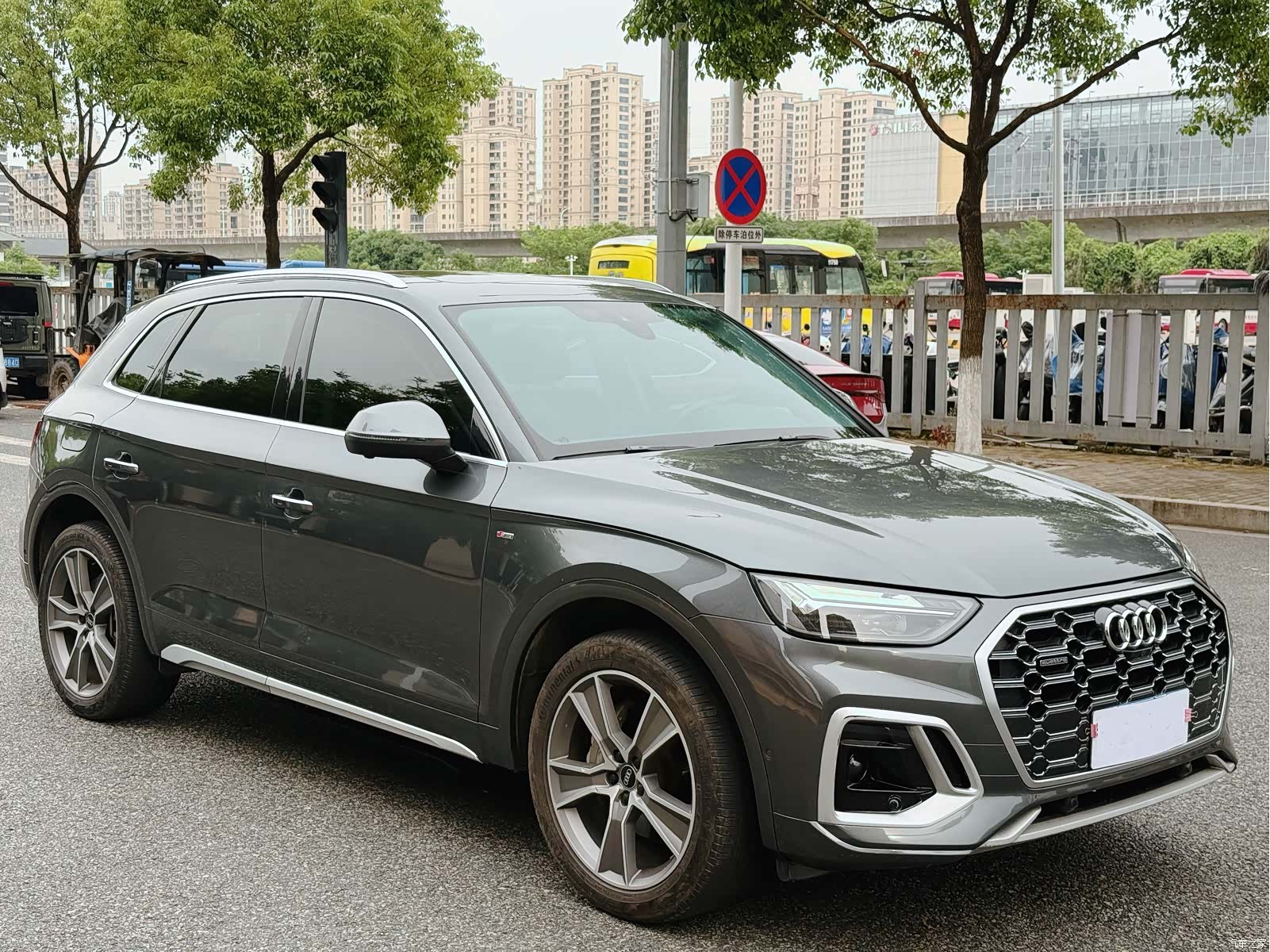 Audi Q5L, 2022 1