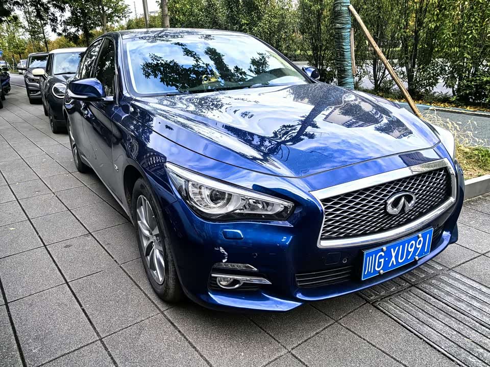Infiniti Q50L