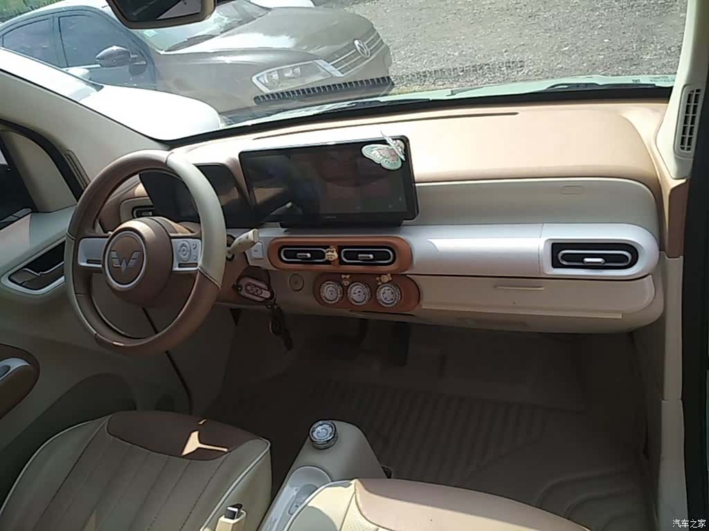 Wuling MINIEV, 2024 10