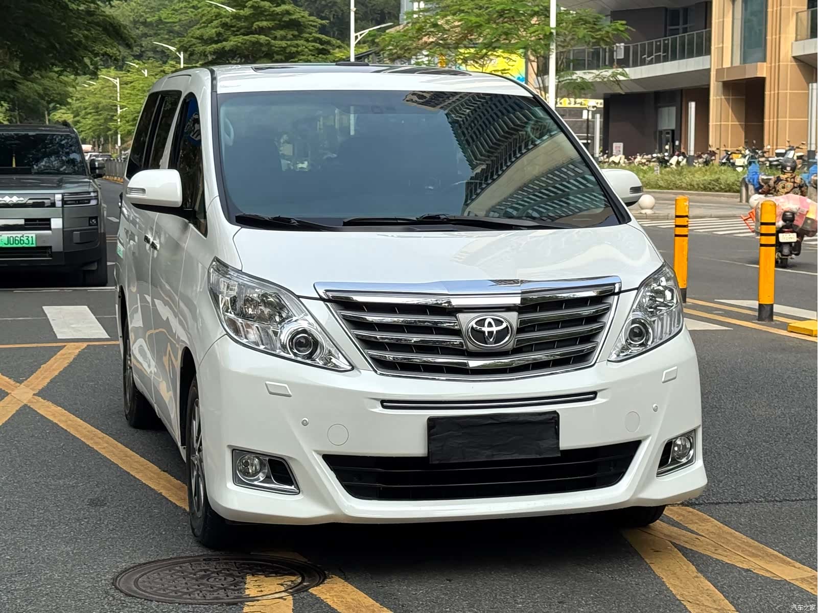 Toyota Alphard, 2014 3