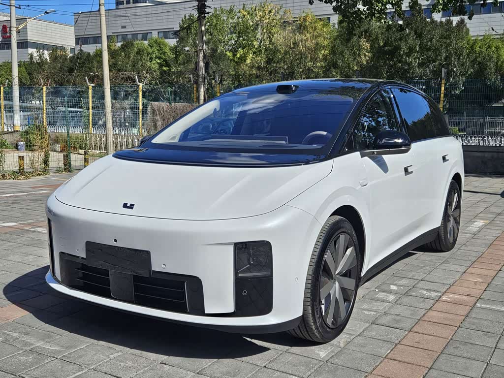 Li Auto i8