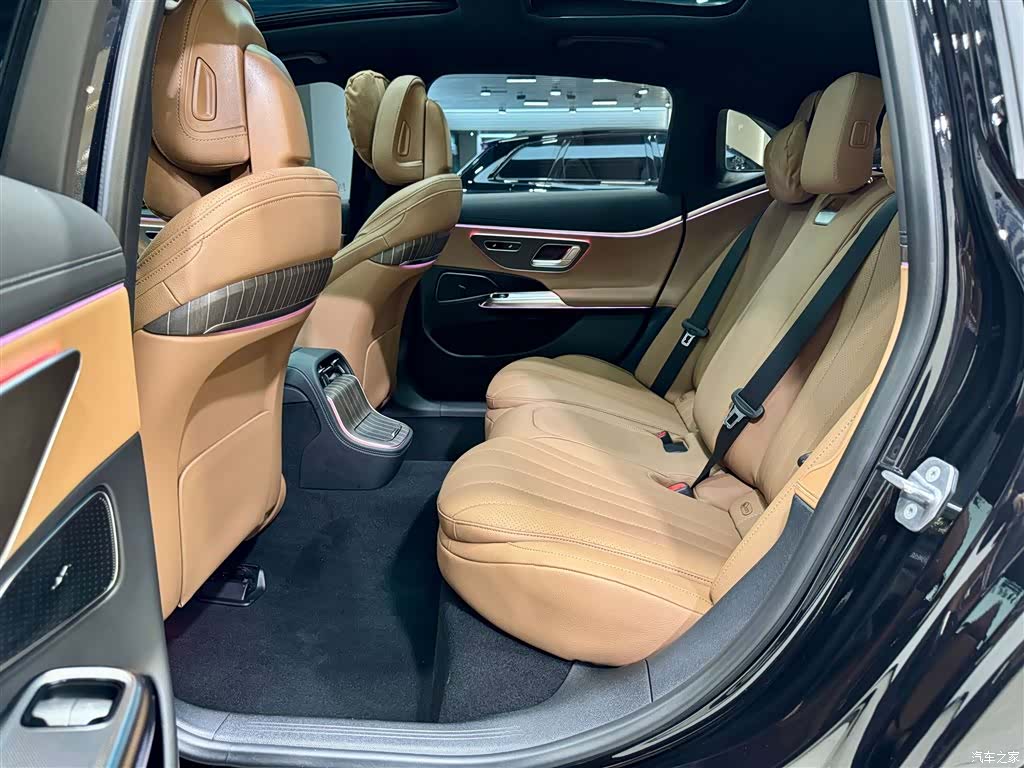 Mercedes-Benz E-Class, 2024 20