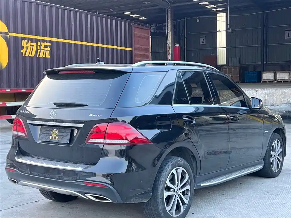 Mercedes-Benz GLE Mercedes-Benz GLE