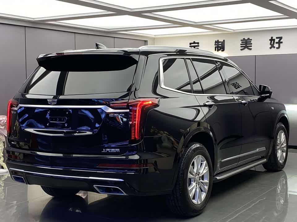Cadillac XT6