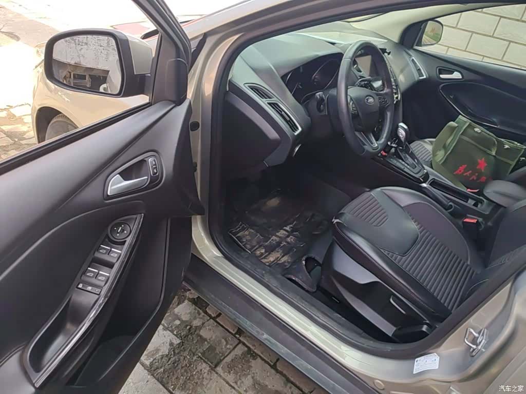 Ford Focus, 2017 16
