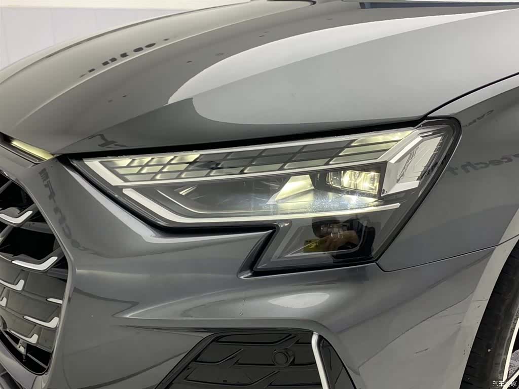 Audi Flying Spur, 2025 9