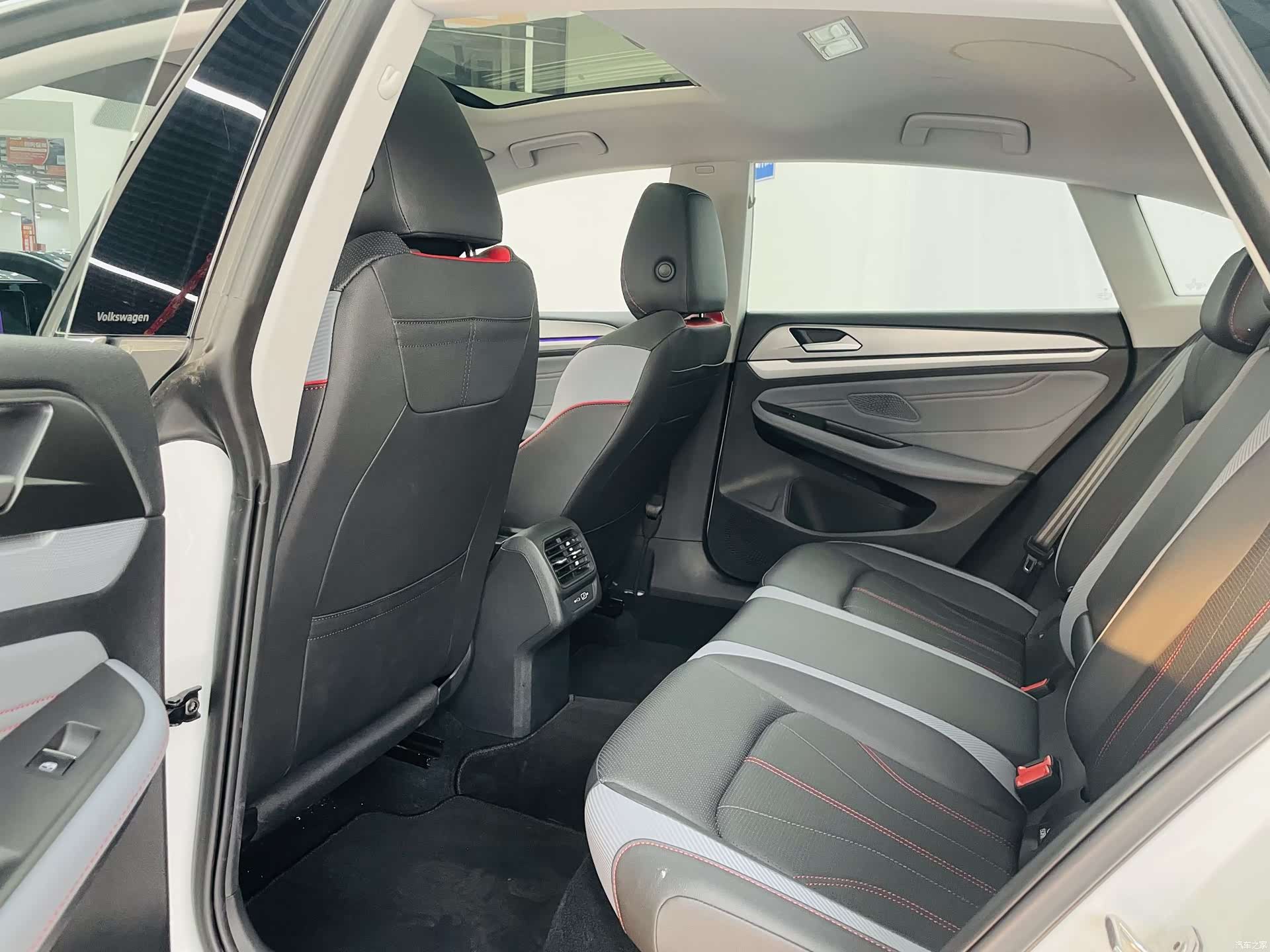Volkswagen Lamando, 2024 10