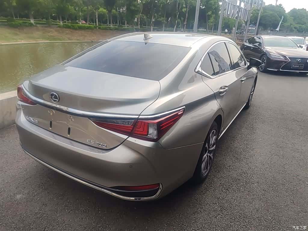 Lexus ES, 2024 7