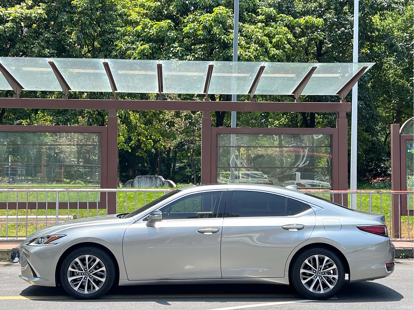 Lexus ES, 2023 2