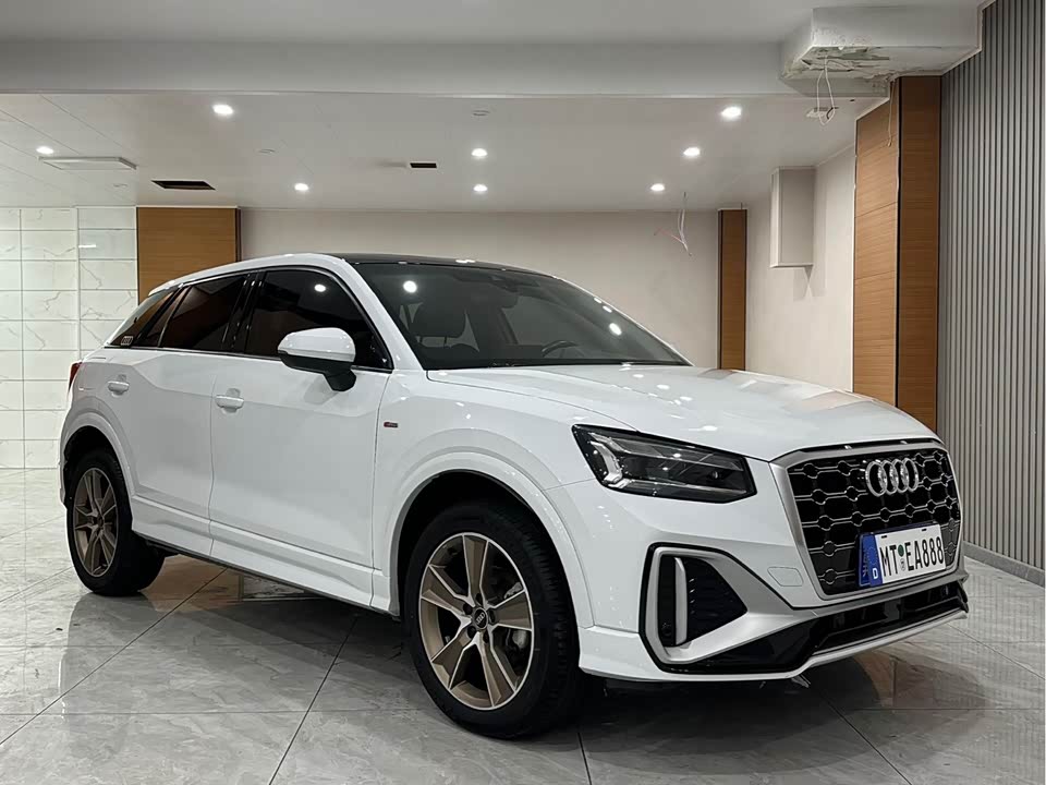 Audi Q2L