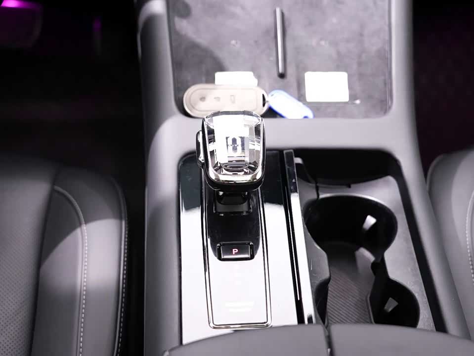 AITO Ask the world M7