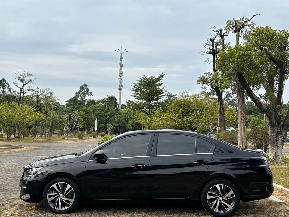 Peugeot 408