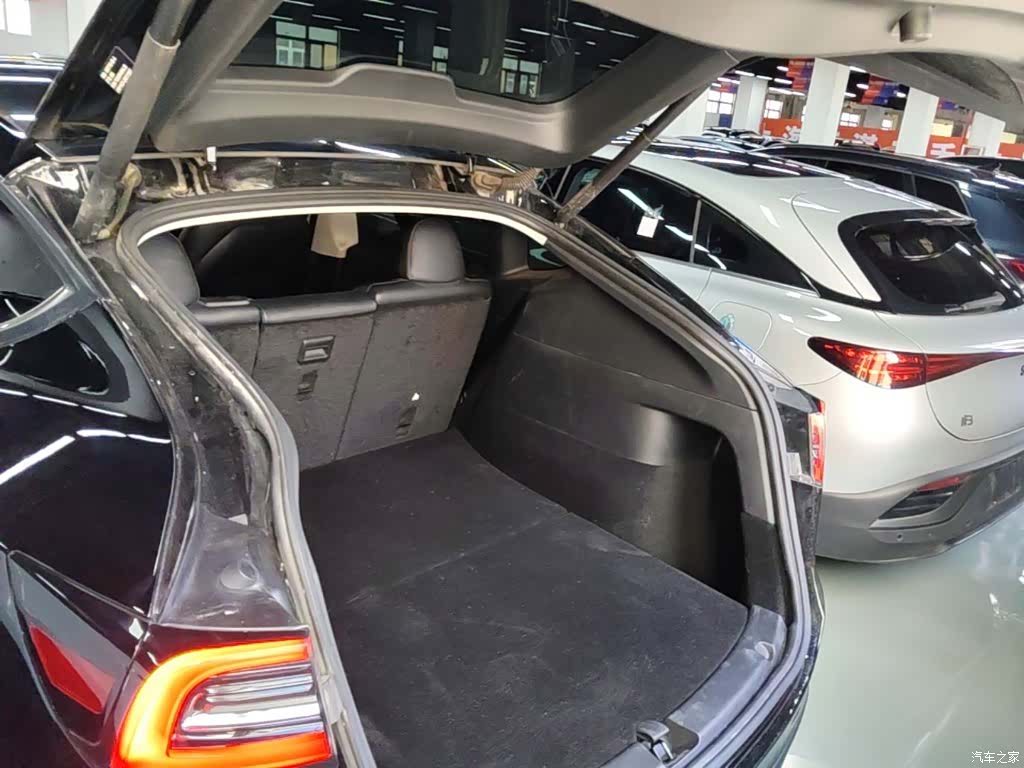 Tesla Model Y, 2021 19